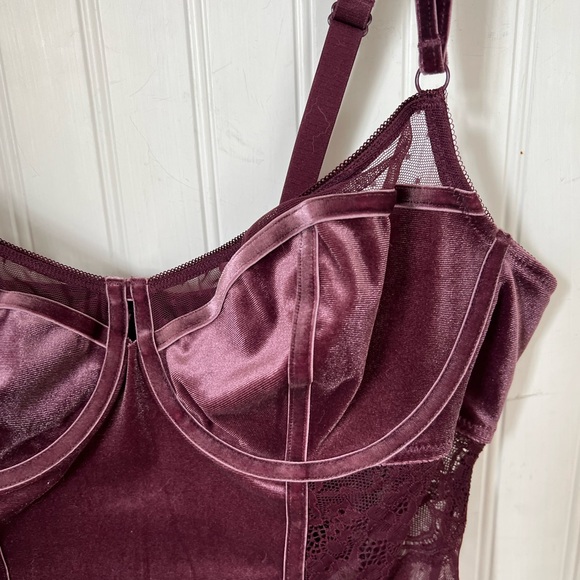 TORRID Velour And Lace Bodysuit - Picture 6 of 8